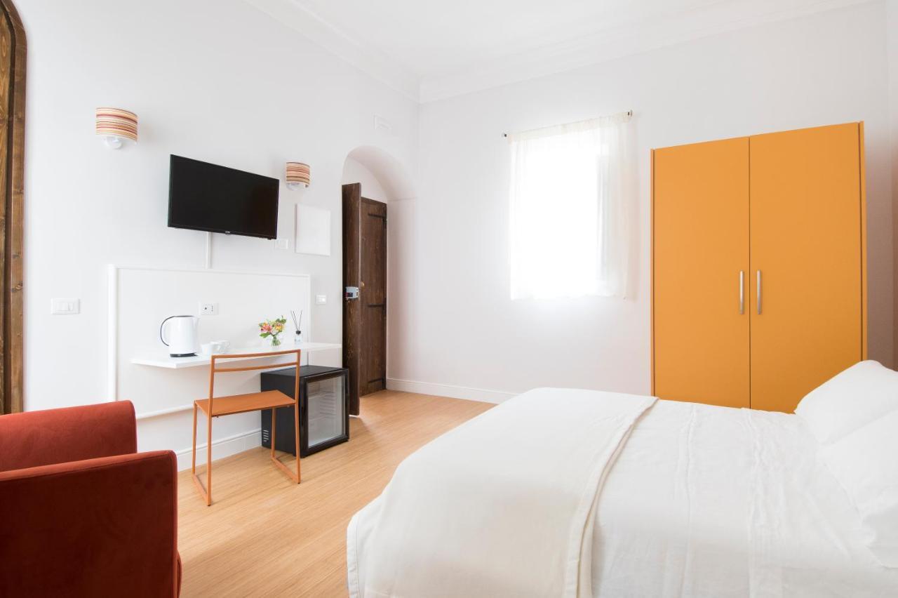 Dimora Cumma Mari Bed & Breakfast เวียสเต ภายนอก รูปภาพ