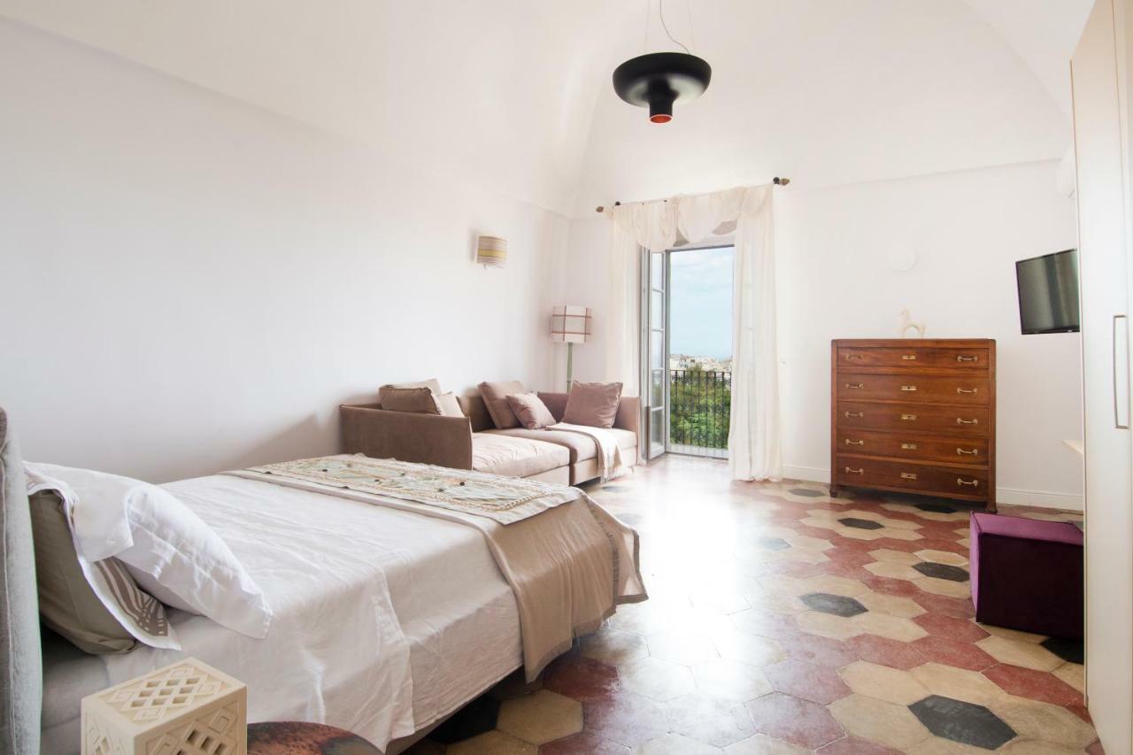 Dimora Cumma Mari Bed & Breakfast เวียสเต ภายนอก รูปภาพ