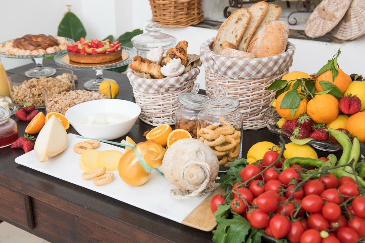 Dimora Cumma Mari Bed & Breakfast เวียสเต ภายนอก รูปภาพ